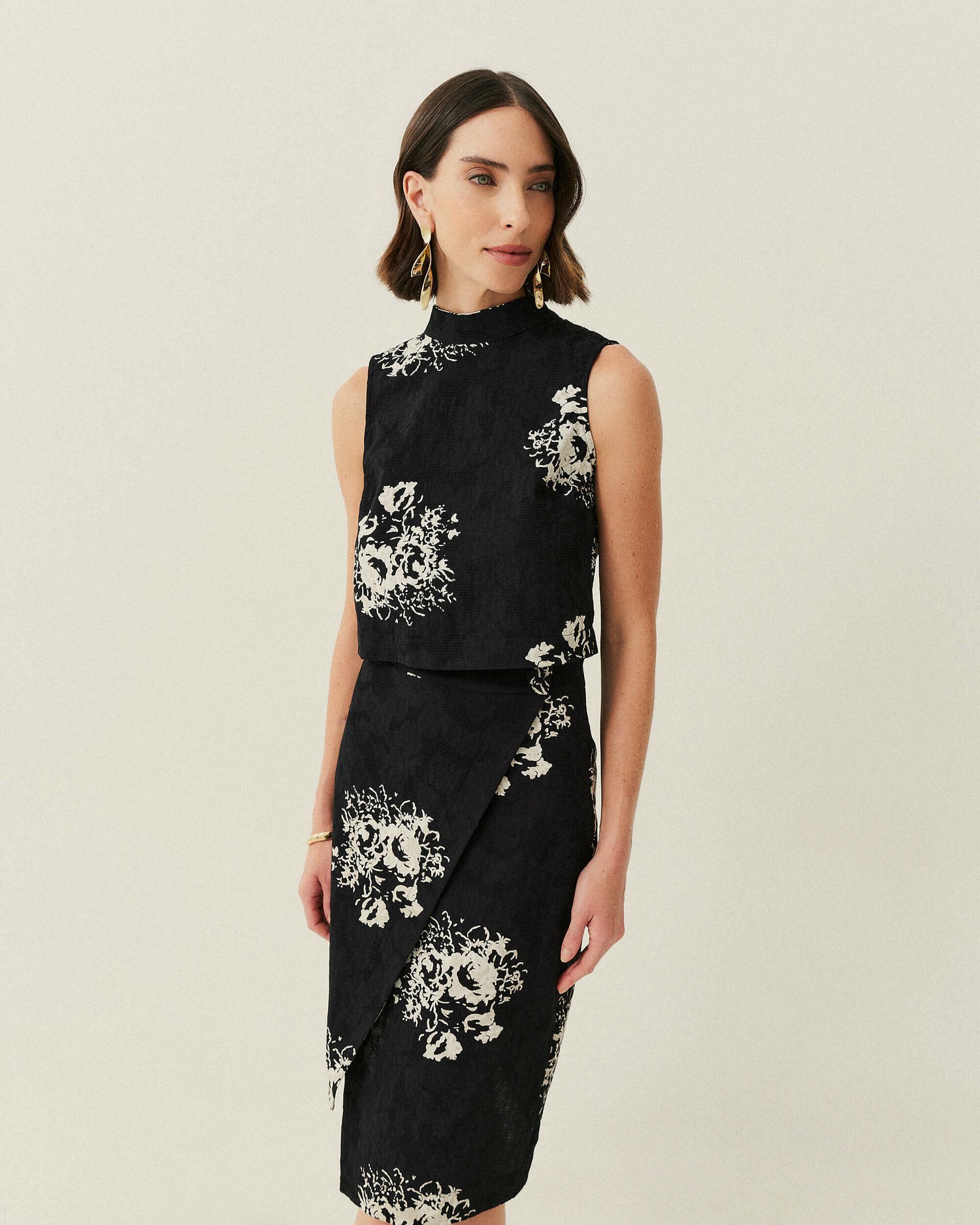 BLUSA CROPPED ESTAMPADO — foto 9
