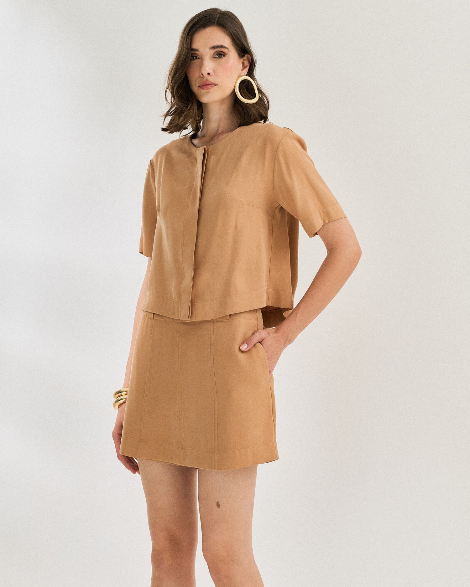 BLUSA ALFAIATARIA COM VISTA — foto 15