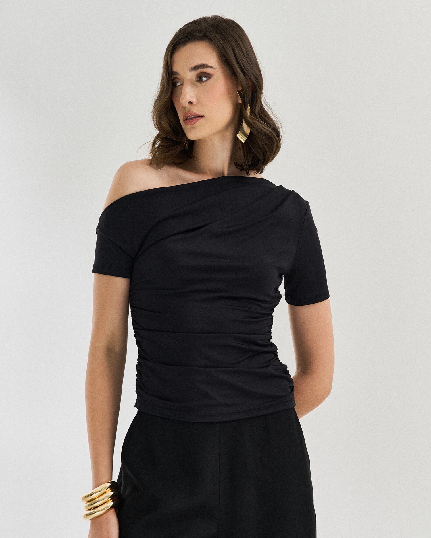 BLUSA OMBRO ASSIMETRICO