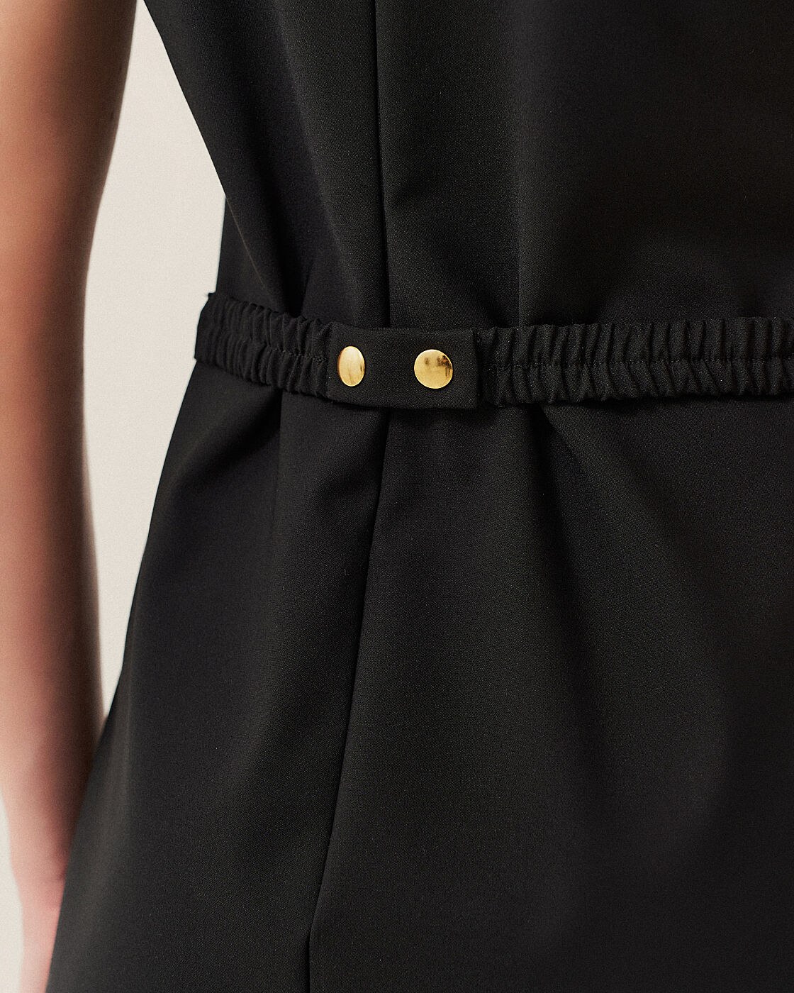 VESTIDO CURTO ALFAIATARIA COM CINTO (PROMO) — foto 7
