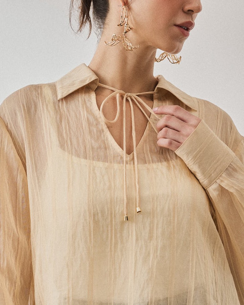 BLUSA TRANSPARENTE LISTRADA COM AMARRACAO — foto 6