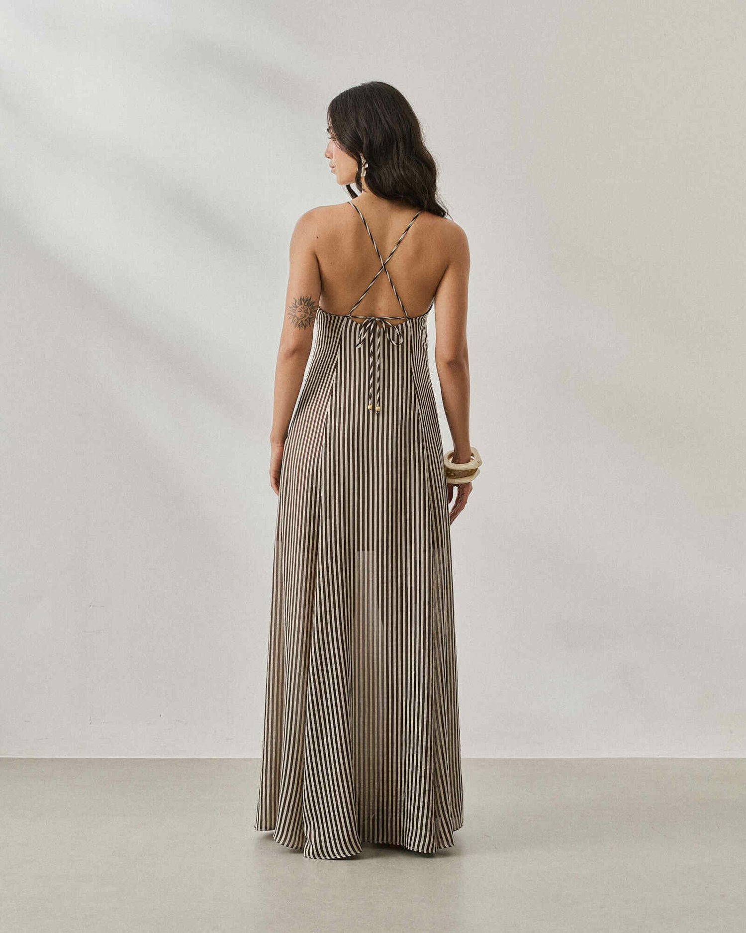 VESTIDO LONGO LISTRADO COM FENDAS — foto 5