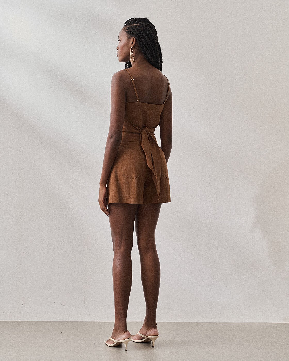 SHORTS DE LINHO BOTAO FORRADO — foto 12