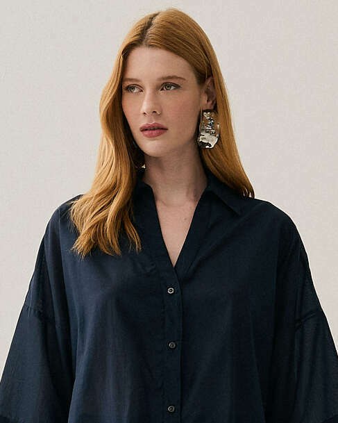 CAMISA ALONGADA PREGA NAS COSTAS — foto 10