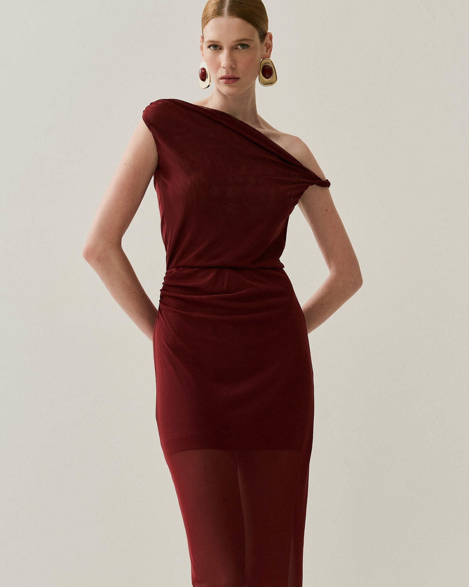 VESTIDO MIDI TORCAO OMBRO — foto 17