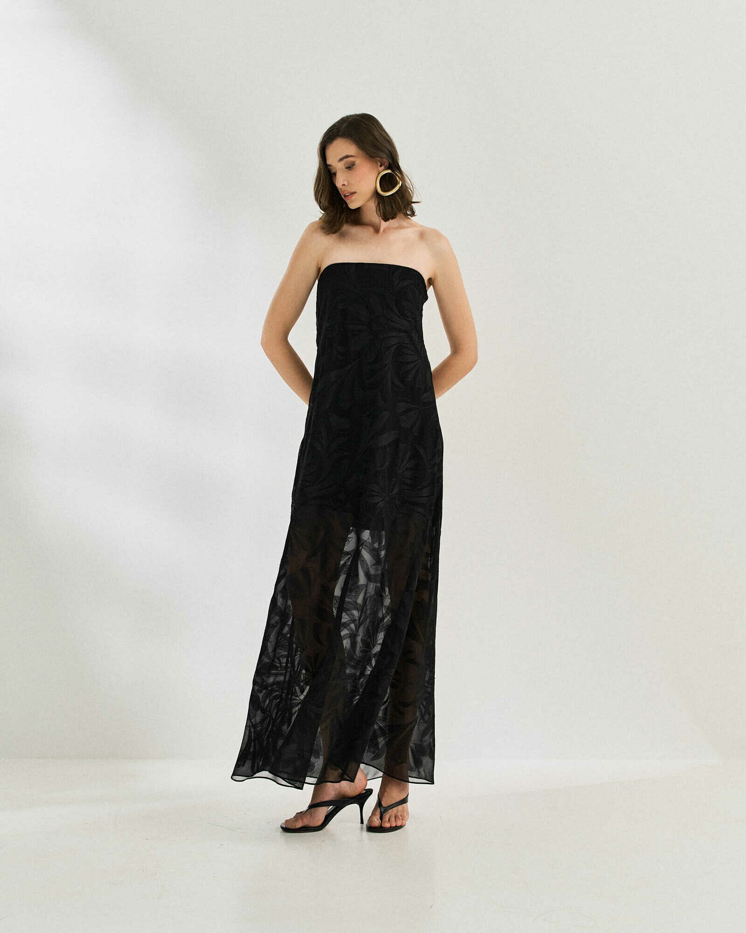 VESTIDO BORDADO SEM ALCA