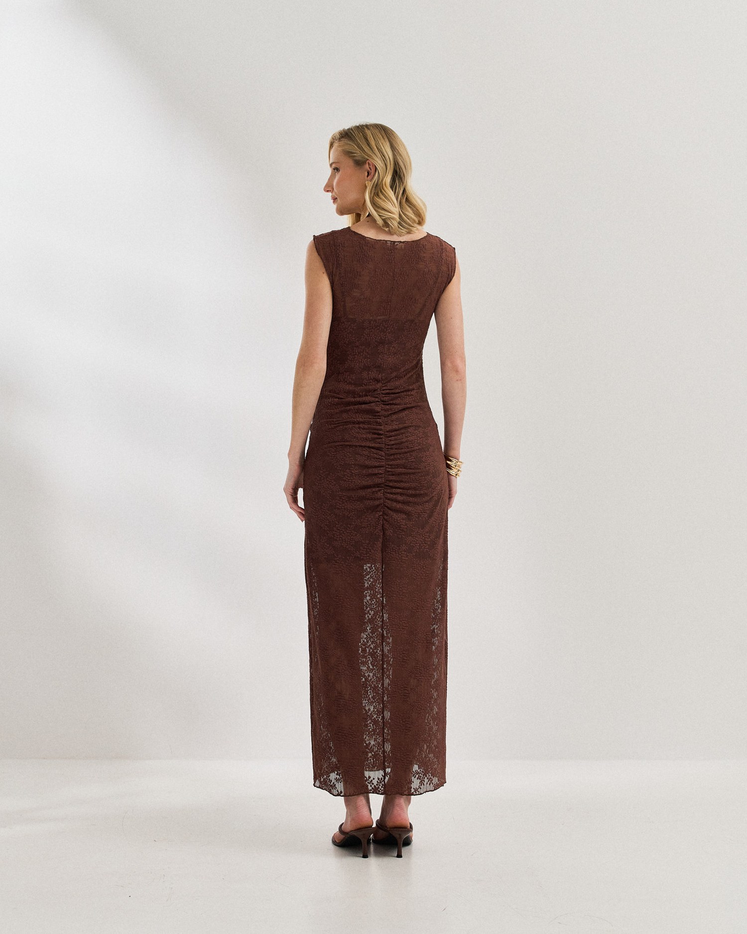 VESTIDO MIDI DE RENDA — foto 4