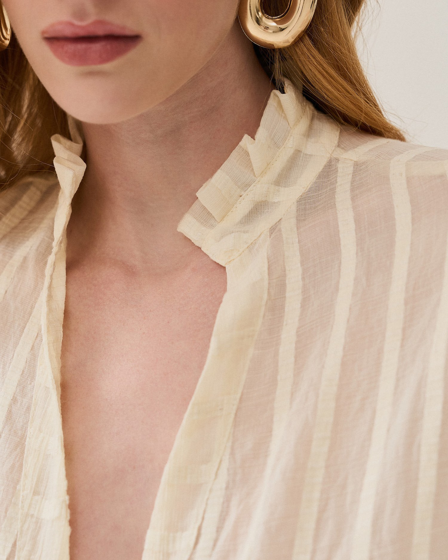 BLUSA MANGA BUFANTE COM TRANSPARENCIA — foto 9