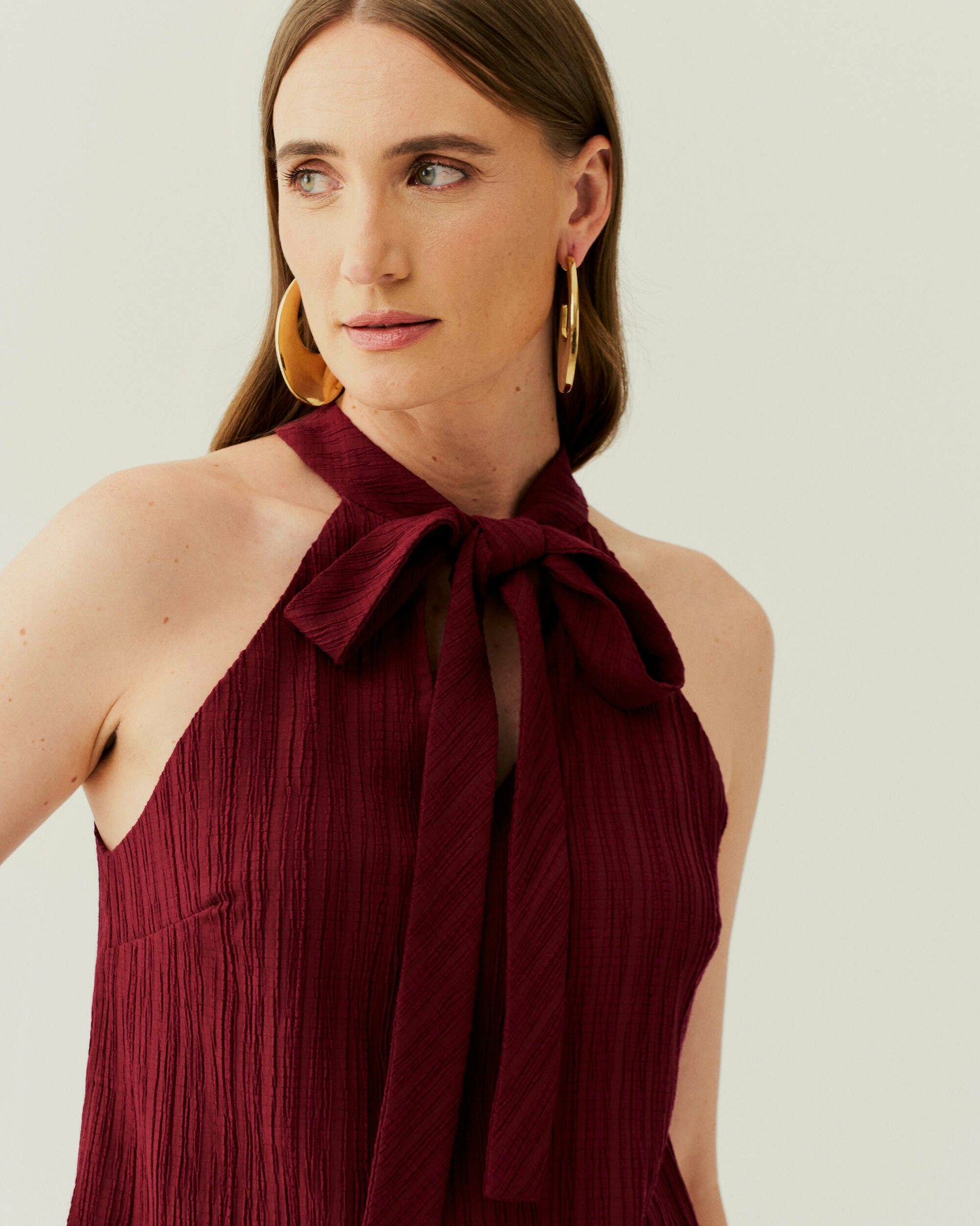 REGATA DECOTE HALTER TEXTURIZADA — foto 7