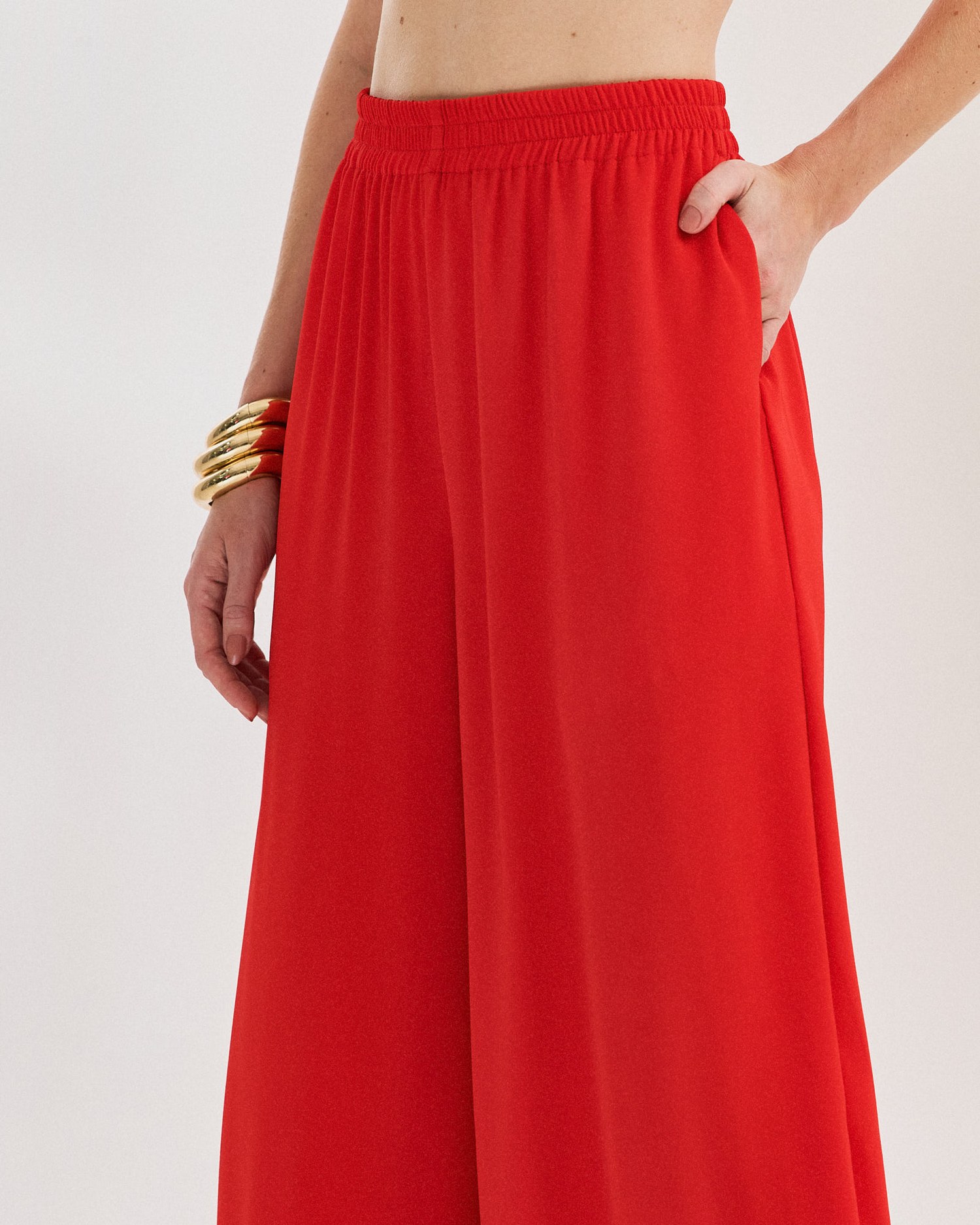 CALCA ALADDIN CREPE ACETINADO — foto 4